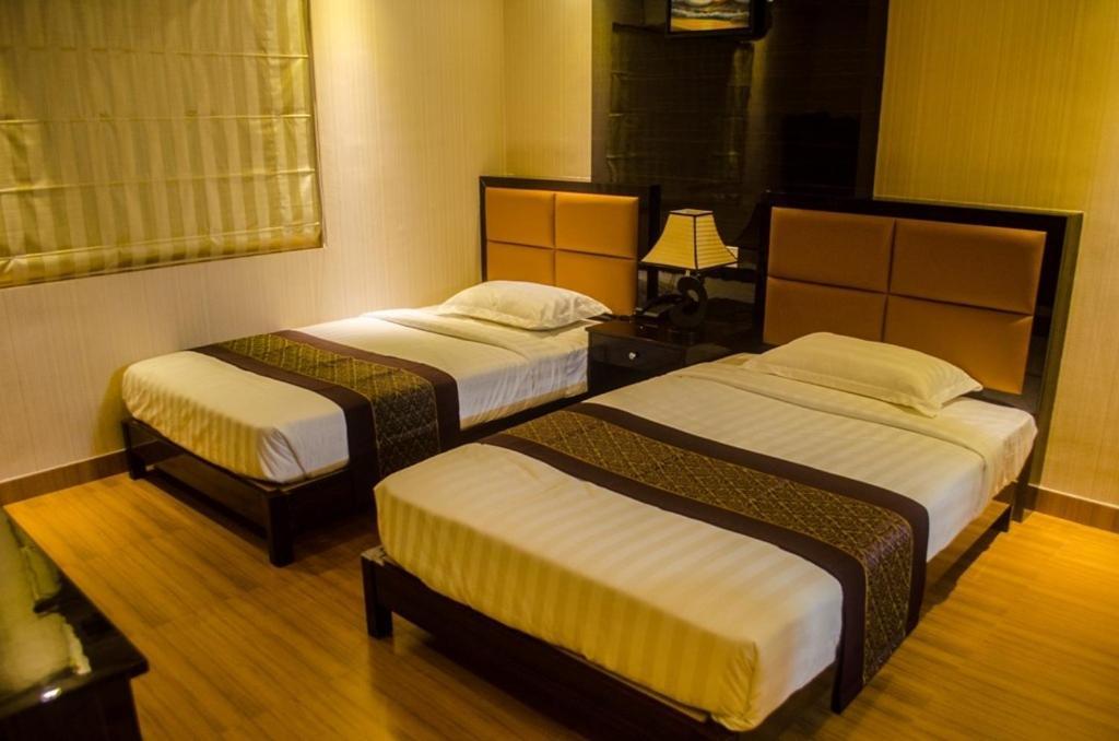 Hotel Comfotel Kolkata Exterior photo