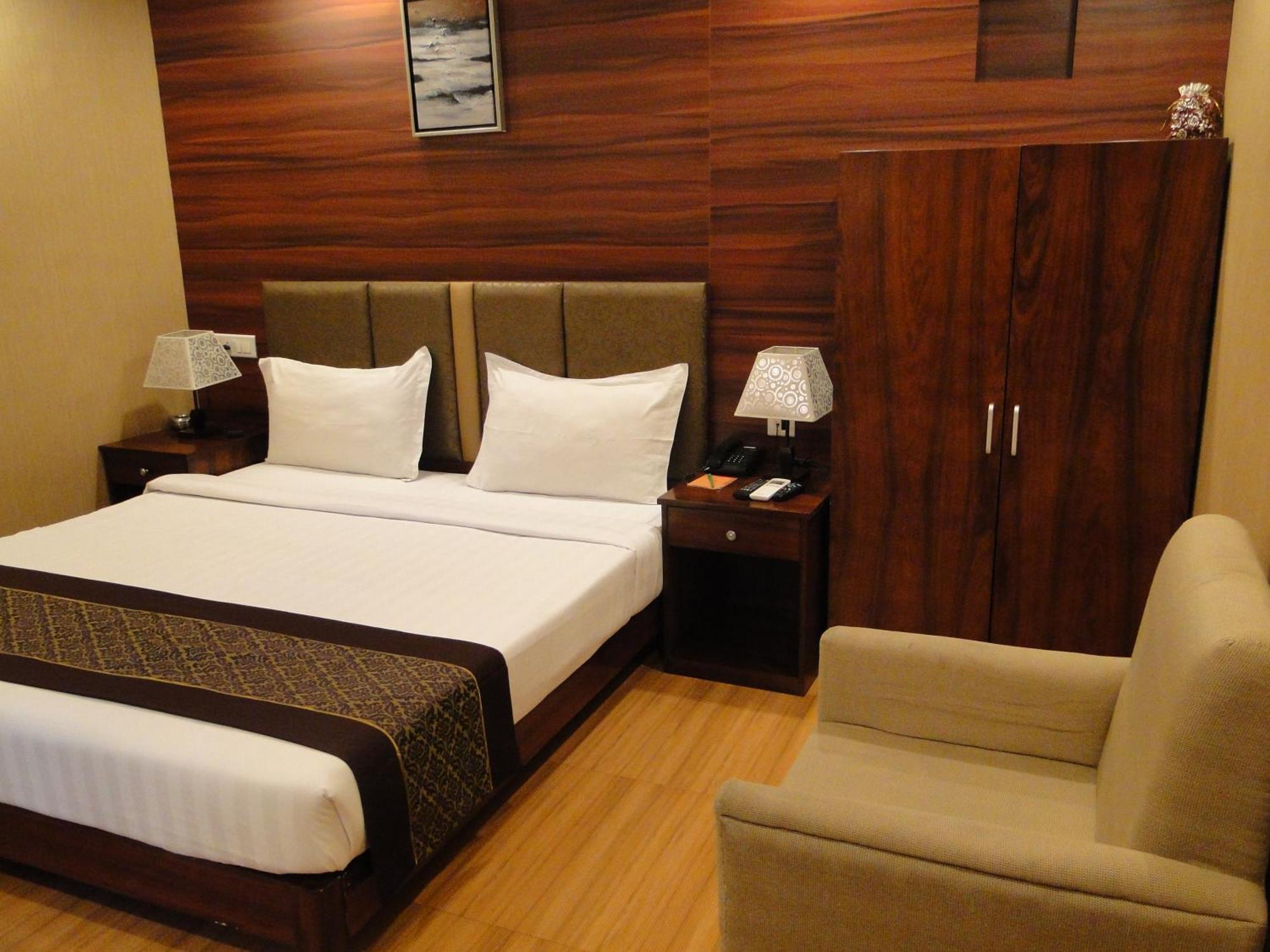 Hotel Comfotel Kolkata Exterior photo