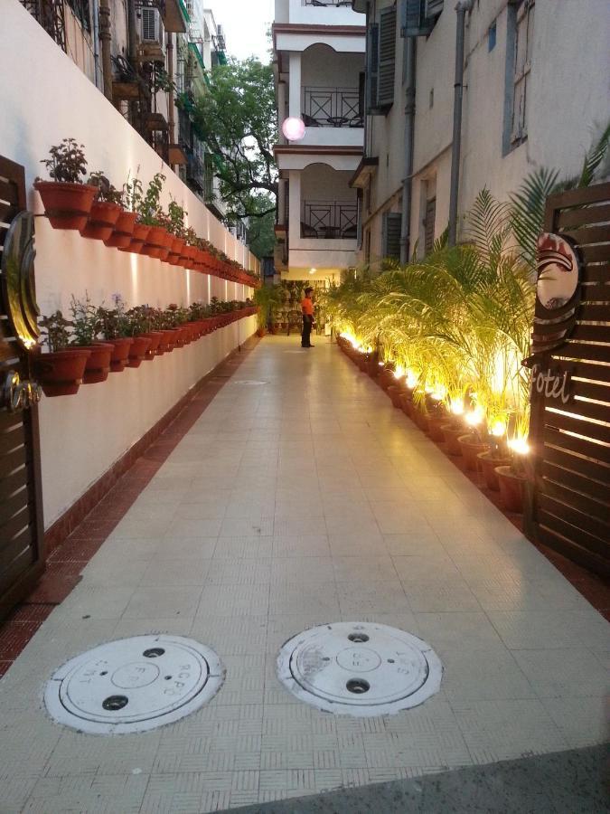 Hotel Comfotel Kolkata Exterior photo